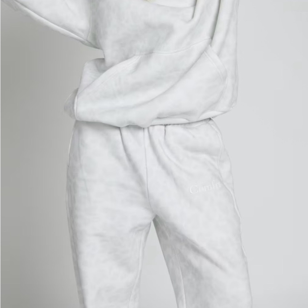 Women's sweat pants/snow leopard